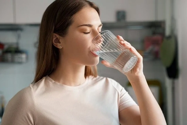 7 loại đồ uống cấp nước cho làn da rạng rỡ mùa hanh khô