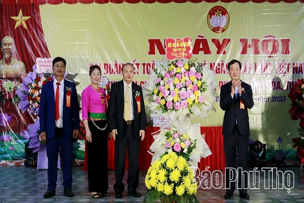 Phó Bí thư Thường trực Tỉnh ủy Bùi Văn Quang dự Ngày hội Đại đoàn kết toàn dân tộc tại xóm Khang Đình