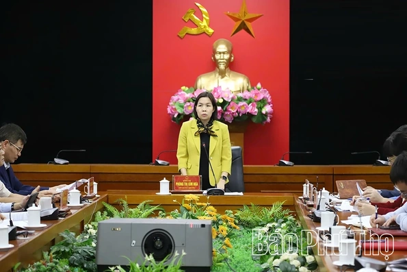 Phó Chủ tịch UBND tỉnh Phùng Thị Kim Nga làm việc với Sở Văn hóa, Thể thao và Du lịch