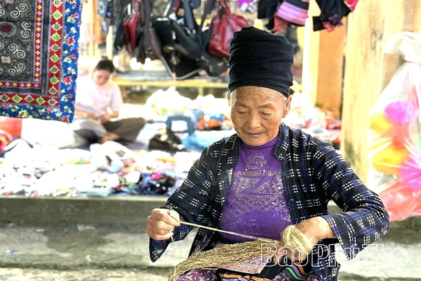 Sắc màu phiên chợ Pà Cò