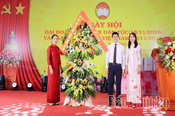 Ngày hội Đại đoàn kết thôn Phú Hạnh, xã Thổ Tang