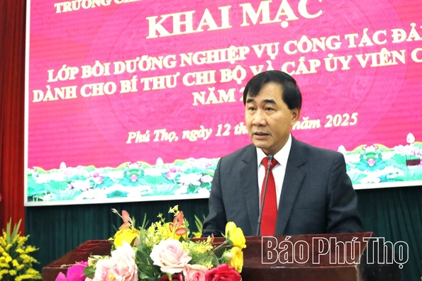 Khai giảng lớp bồi dưỡng nghiệp vụ công tác Đảng