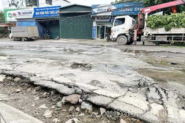 Đường An Dương Vương tiếp tục xuống cấp nghiêm trọng người dân mong khắc phục