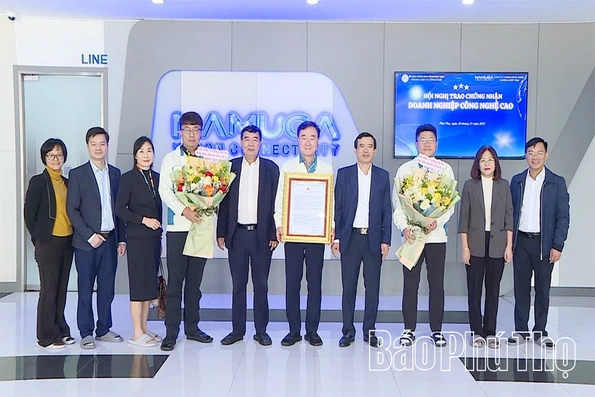Trao giấy chứng nhận Doanh nghiệp Công nghệ cao cho Công ty TNHH công nghệ Namuga Phú Thọ