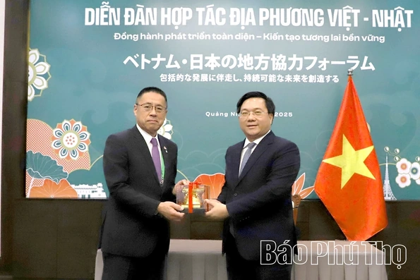 Chủ tịch UBND tỉnh Trần Duy Đông tiếp, làm việc với lãnh đạo tỉnh Yamanashi (Nhật Bản)