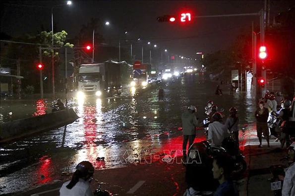 Thời tiết ngày 5/12: Bắc Bộ không khí lạnh tăng cường yếu, cảnh báo mưa lớn ở miền Trung