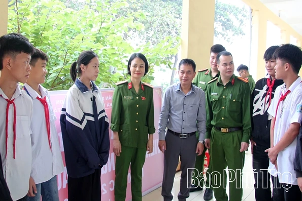 Gia đình và việc giáo dục trẻ vị thành niên không vi phạm pháp luật