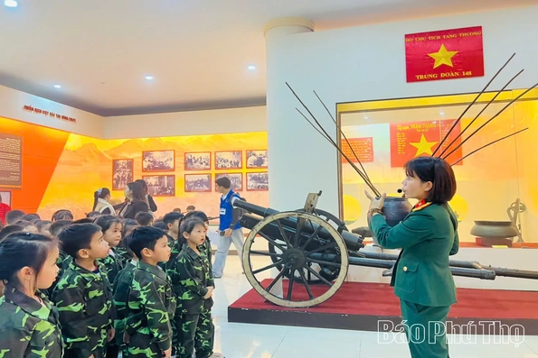 Nhiều trường học tổ chức hoạt động ý nghĩa kỷ niệm 81 năm Ngày thành lập Quân đội Nhân dân Việt Nam