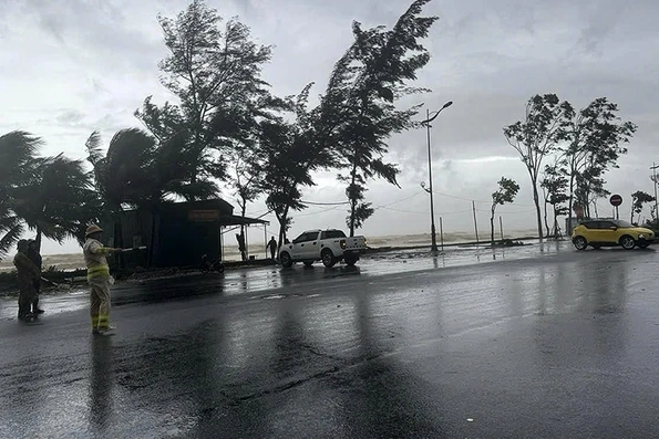 Thời tiết ngày 19/12: Gió Đông Bắc duy trì cường độ mạnh, biển động trên nhiều khu vực