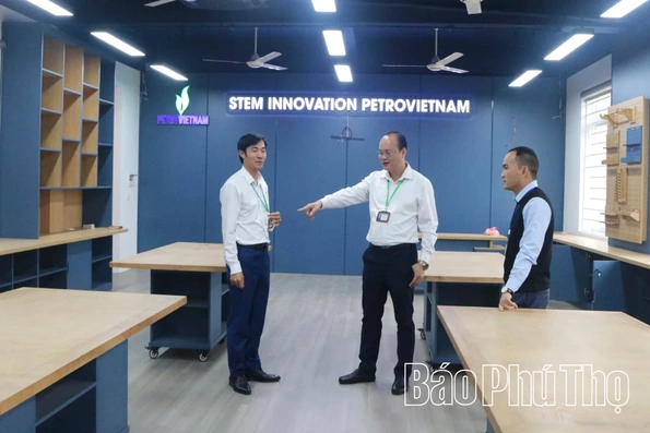 “Món quà” khoa học - công nghệ cho học sinh Đất Tổ