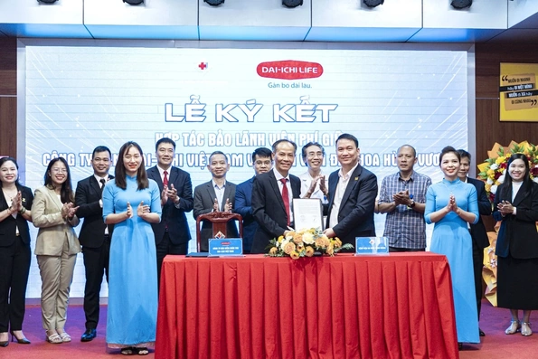 Dai-ichi Life Việt Nam ký kết hợp tác bảo lãnh viện phí với Bệnh viện Đa khoa Hùng Vương, Phú Thọ