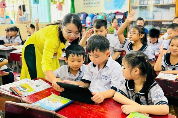 Trang bị năng lực số cho giáo viên: Kinh nghiệm từ thực tế