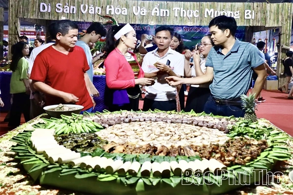 Chả&nbsp;cuốn&nbsp;lá&nbsp;bưởi&nbsp;-&nbsp;tinh túy ẩm thực xứ Mường