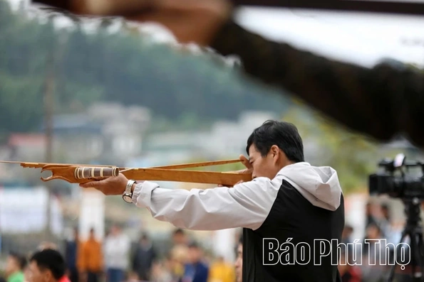 Chiếc nỏ mùa xuân của bản Mường