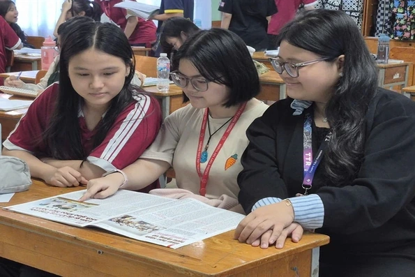 Hạn chế điện thoại trong trường học: Cơ hội khôi phục văn hóa đọc văn bản in