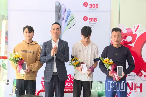 Viettel Phú Thọ trao thưởng chương trình “Lướt 5G - Rinh quà bất ngờ”