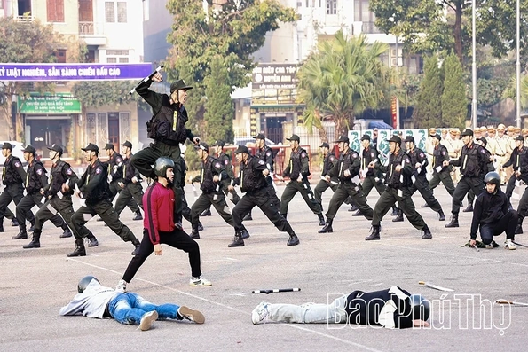 Diễn tập phương án đảm bảo an ninh trật tự Đại hội XIV của Đảng