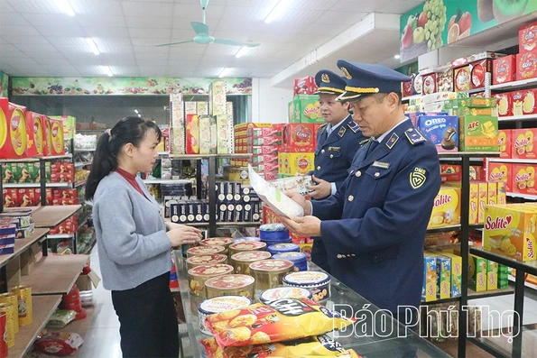 Chủ động nguồn cung, giữ bình ổn thị trường hàng hóa&nbsp;Tết Nguyên đán Bính Ngọ