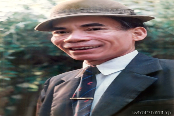 Tình cảm của nhà thơ Nguyễn Đình Ảnh và Người thầy dạy lớp Một