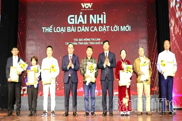 Nhà thơ Ngô Kim Đỉnh đoạt giải Nhì về thơ trong Cuộc vận động sáng tác “Với Đảng vẹn toàn niềm tin yêu”