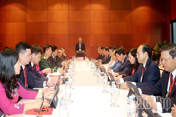 Đoàn đại biểu tỉnh Phú Thọ đóng góp nhiều ý kiến vào các&nbsp; Văn kiện trình Đại hội XIV của Đảng