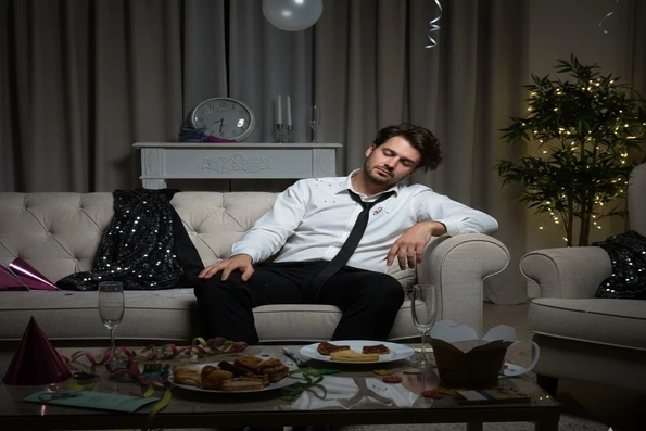 Có nên bổ sung vitamin và khoáng chất sau những buổi tiệc cuối năm?