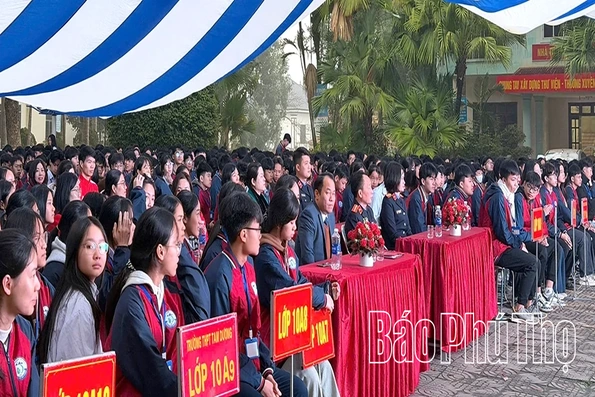 Viện Kiểm sát nhân dân khu vực 9 tuyên truyền, phổ biến pháp luật cho học sinh