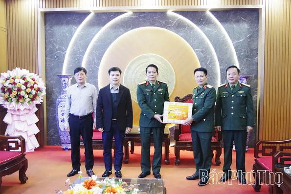 Bộ CHQS tỉnh kiểm tra công tác sẵn sàng chiến đấu và chúc Tết Ban Chỉ huy Phòng thủ khu vực 2 - Thống Nhất