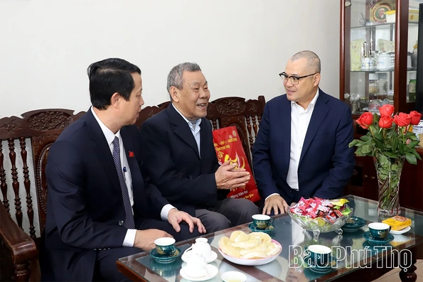 Bí thư Tỉnh ủy Phạm Đại Dương thăm, chúc Tết và tặng quà người có công, gia đình chính sách