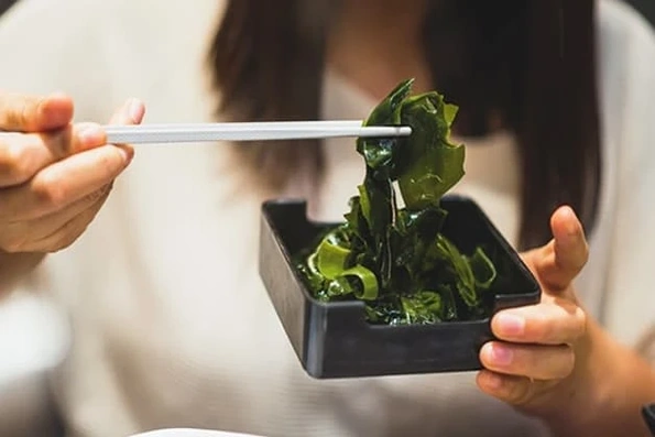 Chế độ dinh dưỡng cho người bệnh suy giáp: Nên ăn gì và kiêng gì để kiểm soát bệnh hiệu quả?