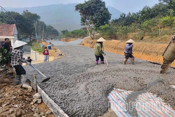 Thọ Văn bứt phá từ những tuyến đường nông thôn