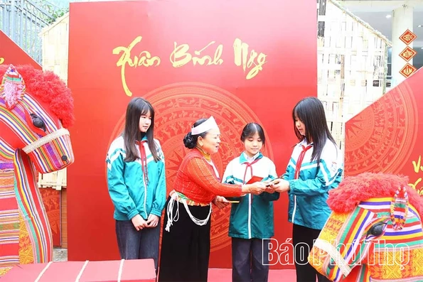 Mừng tuổi - nét đẹp văn hóa truyền thống ngày Xuân