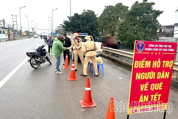 Phòng Cảnh sát giao thông Công an tỉnh lập 23 điểm hỗ trợ người dân về quê đón Tết