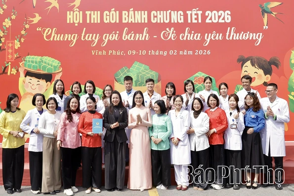 “Chung tay gói bánh - Sẻ chia yêu thương”