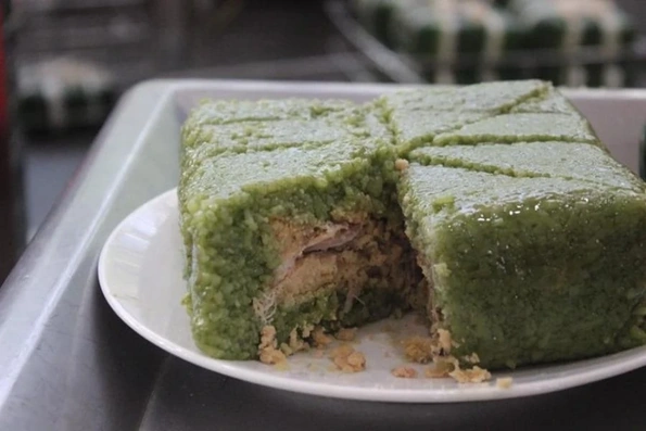 Một miếng bánh chưng chứa bao nhiêu calo?