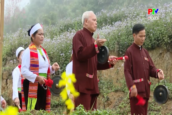 Âm vang chiêng Mường trong sắc xuân