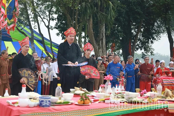 Chuyện về những người lưu giữ “dòng chảy” văn hóa Mường