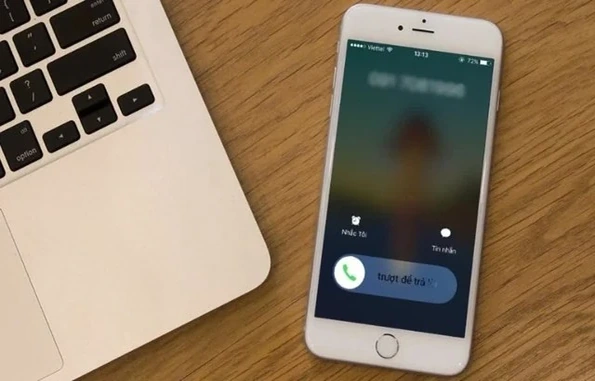 Vì sao iPhone không cho từ chối cuộc gọi khi khóa máy