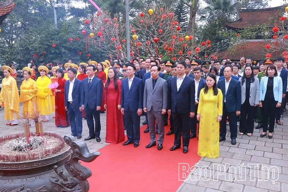 Dâng hương tưởng niệm Tổ Mẫu Âu Cơ ngày “Tiên giáng”