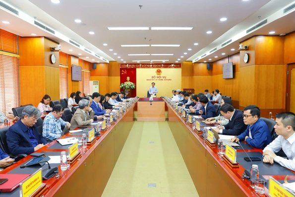 Tập trung sắp xếp, kiện toàn đơn vị sự nghiệp công lập; triển khai các nhiệm vụ cải cách tiền lương, trợ cấp, phụ cấp