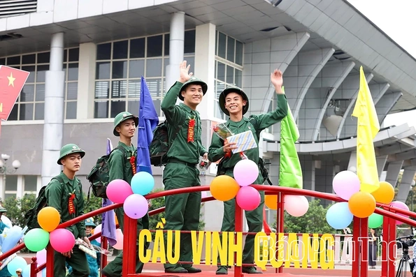 Rộn rã ngày hội tòng quân nơi miền đất cội nguồn