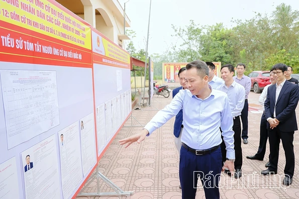 Phó Chủ tịch Thường trực HĐND tỉnh Nguyễn Trung Kiên kiểm tra công tác chuẩn bị bầu cử tại xã Thọ Văn