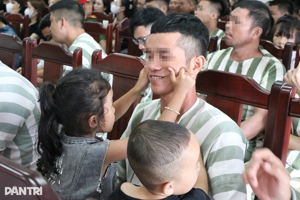 Bộ Công an đề xuất công khai mã QR để người nhà gửi tiền cho phạm nhân