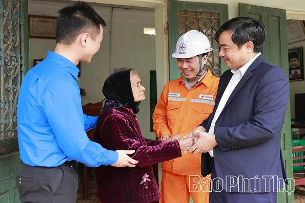 Nghĩa nặng tình sâu, vẹn tròn đạo lý