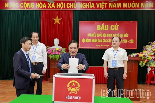 Cử tri Phú Thọ nô nức đi bầu cử