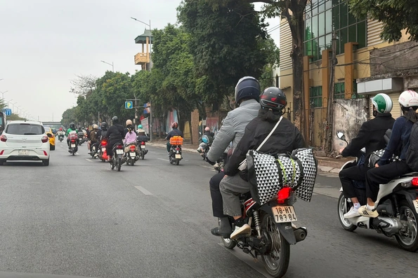 Xe máy điện trở nên hấp dẫn hơn khi giá xăng tăng