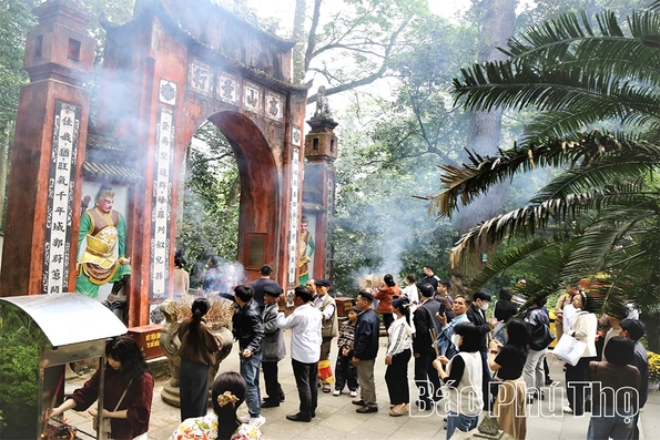 Du lịch Đất Tổ bứt phá đầu năm - Tín hiệu vui đầy triển vọng