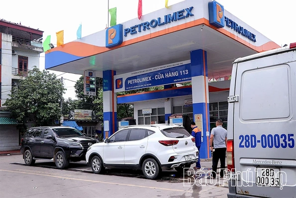 Giá xăng dầu tăng: Áp lực lan rộng từ cán bộ công chức đến người dân, doanh nghiệp