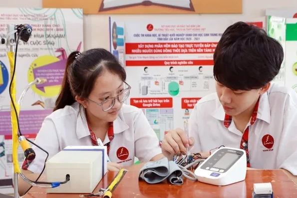 Học sinh trung học cả nước tham gia cuộc thi nghiên cứu khoa học, kỹ thuật