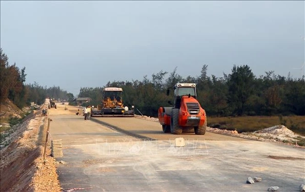 Tăng cường quản lý, bình ổn giá vật liệu, tháo gỡ khó khăn cho các công trình giao thông